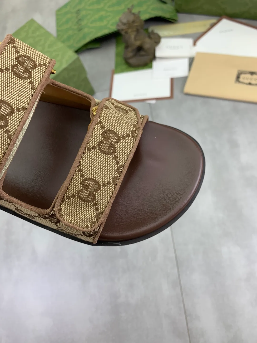 Men's Men's Shoes 💰P460💰【New Style】High Version 🎁🎁🎁 GUCCI New Year of the Snake casual slippers, original official website, perfect workmanship, transmitting a kind of noble luxury, sublimating its definition of luxury in Gucci's high-end extraordinary craftsmanship. Original Gucci double G combination outsole, code number: 35-45, complete package